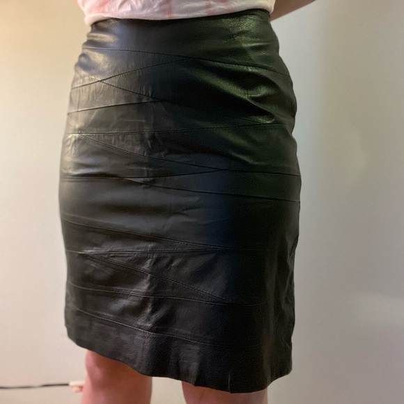 Linea Domani Leather Skirt 8 - Picture 3 of 9